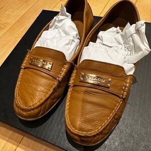 Coach Women’s US 7.5 Tan Leather Slip-On Loafers Driver
